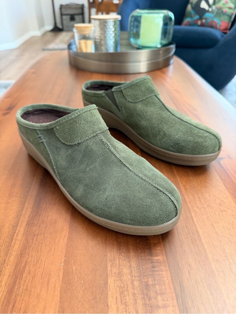 Easy Spirit Seshana 9.5M Olive Green Suede Leather Mules Clogs NWOB